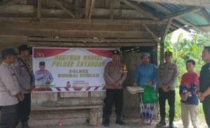 Wujud Kepedulian, Polsek Sungai Durian Salurkan Sembako kepada Warga Kurang Mampu