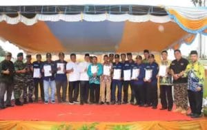 Giliran Masyarakat Pesisir Terima Bansos BST dari Pemkab Kotabaru