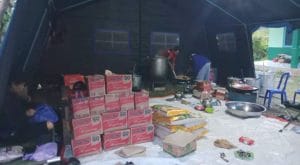 Layani Ribuan Warga Terdampak Banjir Rob, Dinsos Tanbu Dirikan Dapur Umum di Satui