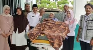 Usai Ditangani Dinsos Tanbu Lansia Terlantar Ini Dipulangkan ke Daerah Asalnya