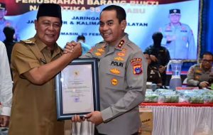 Bravo, Kapolda Kalsel dan Jajaran Diganjar Penghargaan Prestasi Gagalkan Peredaran Narkoba 35 Kg