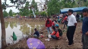Waket DPRD Tanbu Janji Perjuangkan Perbaikan Jalan Wisata Watu Tanjung