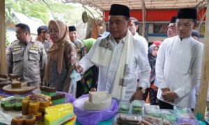 Bupati Tanah Bumbu Buka Ramadhan Cake Fair, Borong Kuliner Untuk Dibagikan