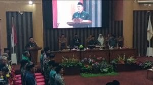 Disela Sidang Paripurna DPRD, Bupati Tanbu Pimpin Doa Sholawat Untuk Kesembuhan Ketua DPRD Tanbu
