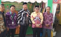 Usai Resmikan Bazar MTQN Ke-34 Kalsel,Sekdaprov Kalsel Kunjungi Stand Tanbu, Roy Terlihat Gembira