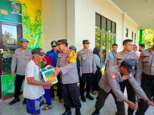 Bulan Ramadan, Kapolres Tanbu Gelar Bakti Sosial Diwilayah Karang Bintang