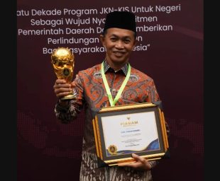 Komitmen Tingkatkan Layanan Kesehatan, Pemkab Tanbu Terima Penghargaan UHC