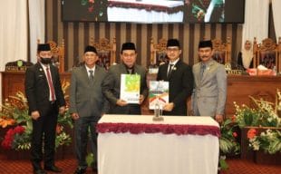 Rapat Paripurna, DPRD dan Eksekutif Tanbu Sepakati RAPBD Perubahan Tahun 2024 