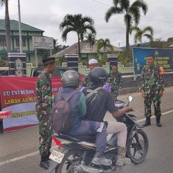 Sinergitas TNI-Polri Tanah Bumbu Berbagi Takjil, Wujud Kepedulian Sosial di Bulan Ramadan