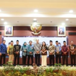 Bupati Tanbu Andi Rudi Latif Hadiri Sertijab Kepala BPK Perwakilan Kalsel, Dorong Transparansi Keuangan Daerah