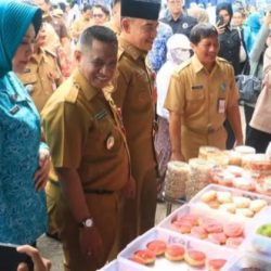 Bupati Tala Rahmat Trianto Subsidi Harga di Pasar Murah, Warga Serbu Bapokting