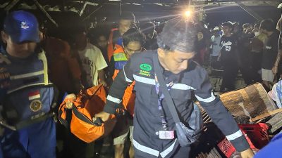 Tim Gabungan Gerak Cepat, Dua Pelajar yang Tenggelam di Perairan Kapuas Berhasil Ditemukan
