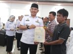Pemkab Tanah Laut Serahkan 529 Sertifikat Tanah Program PTSL, Lampaui Target Nasional
