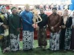 Bupati Tala H. Rahmat Trianto Serahkan Tokoh Wayang, Tekankan Pentingnya Melestarikan Budaya
