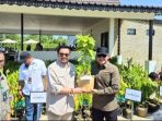 Wamenhut Serahkan 500 Bibit Tanaman Produktif kepada Bupati Tala, Dorong Ketahanan Pangan dan Pemberdayaan Ekonomi