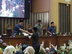 Pembahasan LPj APBD 2024, Fraksi di DPRD Tanah Bumbu Sampaikan Catatan dan Saran