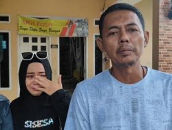 Tangis Pecah di Rekonstruksi! Kisah Pilu Santriwati Vharellya Yang Baru Lulus Pondok