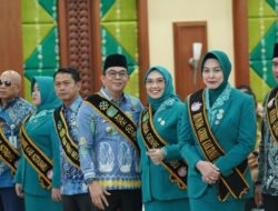 Andi Rudi Latif dan Istri Resmi Sandang Gelar Ayah dan Bunda GenRe Tanah Bumbu