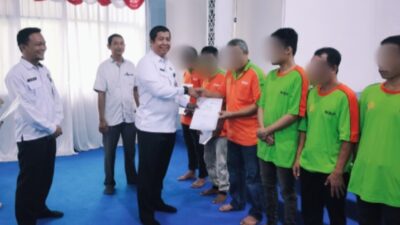16 Warga Binaan Lapas Kelas IIA Kotabaru Terima Laporan Hasil Belajar Paket C