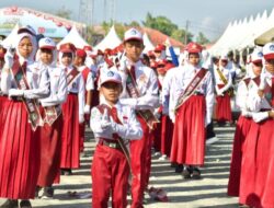 Semangat HUT RI ke-80, 1.110 Pelajar Ikut Gerak Jalan di Tanah Bumbu