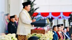 Upacara HUT ke-80 RI, Presiden Prabowo Tampil Berbaju Adat Melayu