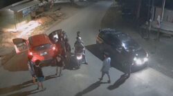 Polisi Buru Pemilik Mobil Merah Viral di Mantewe, Diduga Bawa Senjata Api atau Sajam