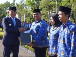 Tingkatkan Pelayanan Publik, Bupati Tanah Laut H. Rahmat Trianto Serahkan SK PPPK Paruh Waktu