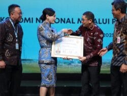 Kepemimpinan Visioner Bupati Andi Rudi Latif Antarkan Tanah Bumbu Raih Prestasi Penghargaan TPAKD Terbaik di Kalsel
