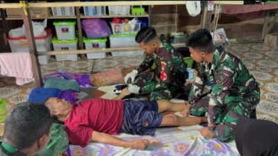 TNI Berikan Layanan Kesehatan Warga Desa Rejosari, TMMD Ke -126 Kodim 1022/ Tanah Bumbu Berikan Pengobatan Gratis