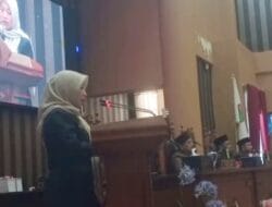 Mewakili Bupati Tanah Bumbu, Yulian Herawati Apresiasi DPRD Atas Pembahasan Raperda Pembentukan 17 Desa Baru