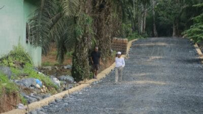 Satuan Tugas TMMD Kodim 1022/ Tanah Bumbu Sukses 100 Persen Selesaikan Pekerjaan Jalan di Desa Rejosari