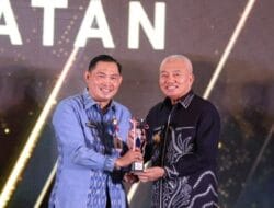 Tanah Bumbu Raih Enam Penghargaan Kesehatan, Dwi Dibyo Raharjo Terima Langsung dari Gubernur Kalsel