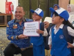 Pemkab Kotabaru Distribusikan Bantuan Seragam dan Perlengkapan Sekolah Untuk PAUD, SD, dan SMP