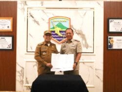Pemkab Kotabaru Serahkan Mobil Operasional Untuk Dukung Kinerja Kantor Pertanahan di Wilayahnya