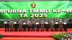 Kolaborasi TMMD, Bupati Andi Rudi Latif dan Dandim 1022 /Tanah Bumbu Diganjar Penghargaan