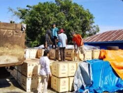 Dorong Nelayan Lebih Mandiri, Dinas Perikanan Kotabaru Salurkan Bantuan Alat Tangkap