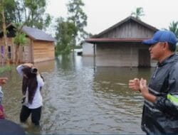 Bupati Tala Turun Langsung Tinjau Titik Banjir di Kurau Akibat Curah Hujan Tinggi