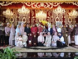 Bupati HSS Hadiri Resepsi Pernikahan Putri Tokoh Masyarakat