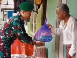 Kodim 1004/Kotabaru Bagikan Sembako kepada Masyarakat Desa Dirgahayu, Wujudkan Jumat Berkah yang Berkesan