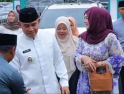 Safari Ramadan di Batu Ampar, Bupati Tanah Laut Serahkan Hibah