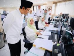 Gus Ipul Sidak Hari Pertama Kerja, Tekankan Disiplin Pegawai Kemensos