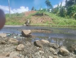 Jalan Berlubang di Tengah Jalan Sigam Membahayakan, PUPR Kotabaru Segera Tinjau