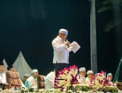 Tokoh Kalsel Berkumpul: Bupati Kotabaru Hadiri Haul Ke-6 H. Andi Arsyad Di Tanah Bumbu