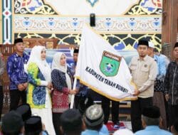 Pemkab Tanah Bumbu Lepas Ratusan Jamaah Calon Haji Kloter 13 dan 18, Sekda Sampaikan Pesan Bupati