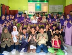 Wanita Islam Kotabaru Salurkan Santunan Kepada 65 Anak Yatim dan Santri