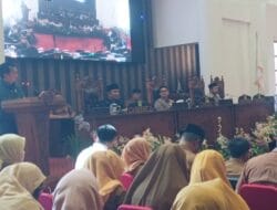 Abdul Rahim Awali Pemandangan Umum Fraksi Terhadap Raperda Perubahan Perda BPD di DPRD Tanah Bumbu