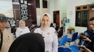 DLH Kotabaru Gerak Cepat Sosialisikan BAPILAH Di Desa Semayap, Target Perubahan Budaya Dimulai Dari RT