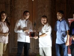 Suara dari Tenggara Diluncurkan, Bupati Andi Rudi Latif Dorong Generasi Muda Gemar Menulis