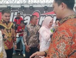 Kompak Beri Doa Restu, Puluhan Anggota DPRD Tanah Bumbu Hadiri Pernikahan Putri Abdul Rahim