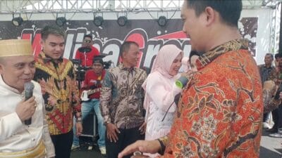 Kompak Beri Doa Restu, Puluhan Anggota DPRD Tanah Bumbu Hadiri Pernikahan Putri Abdul Rahim